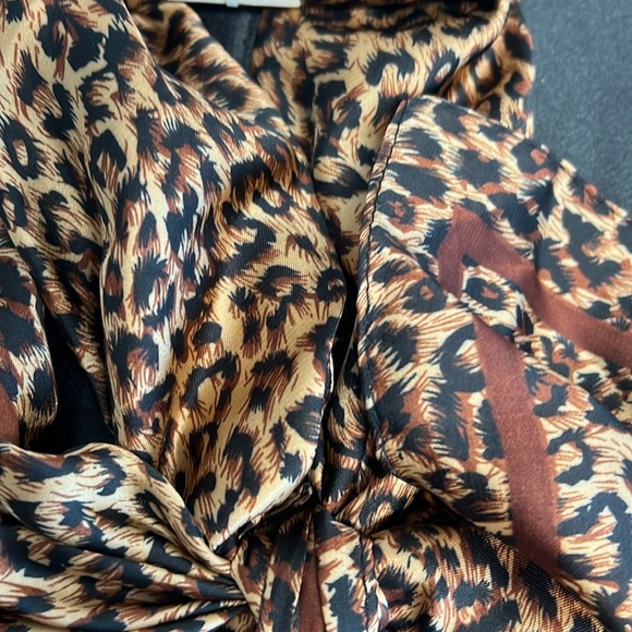 Piper K | Leopard Print Scarf - Picture 3 of 3